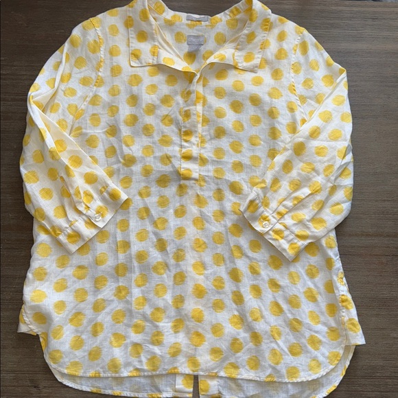 Chico's No-Iron linen 3/4 sleeve tunic top with a yellow polka dot print - Picture 2 of 6